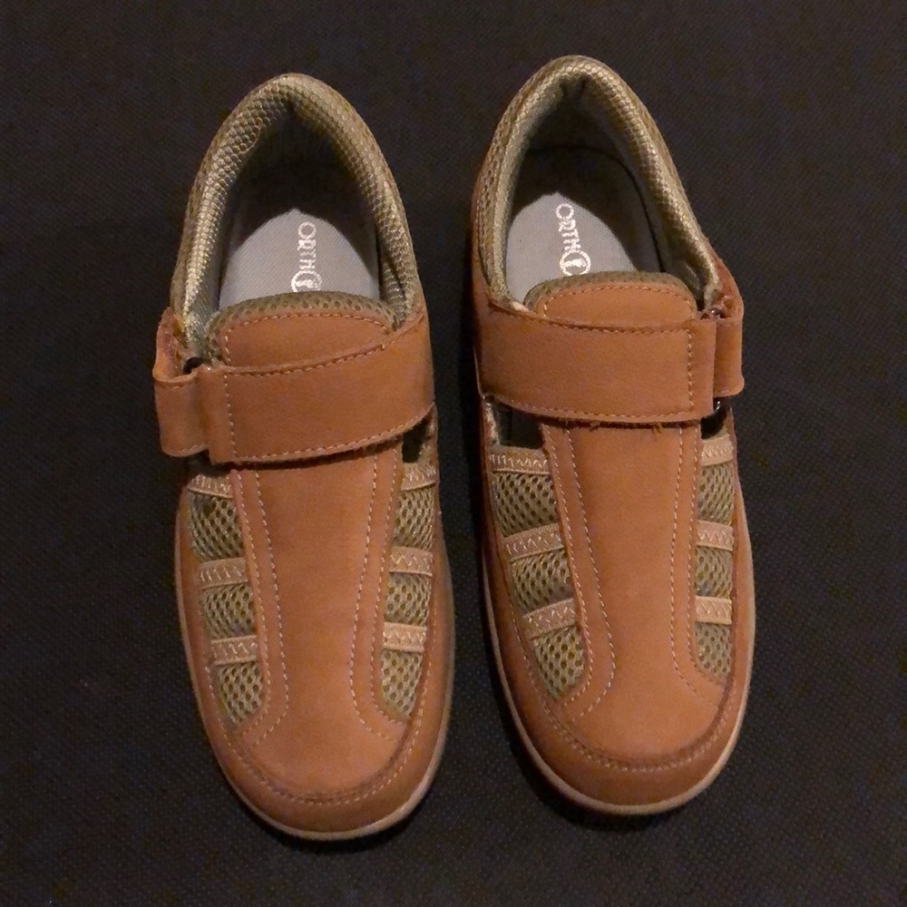 NWOT Orth reet orthotic shoes